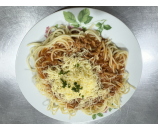 3.  Špagety s bolognese omáčkou a strúhaným syrom (350)g – 1,3,7